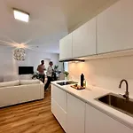 White Oak Loft 아파트 *
